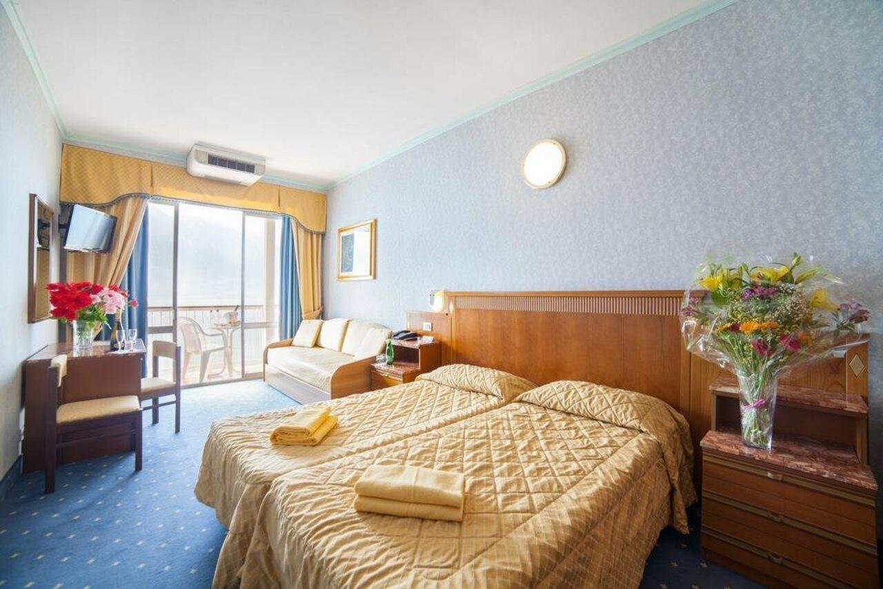 לימונה סול גרדה Hotel Astor מראה חיצוני תמונה