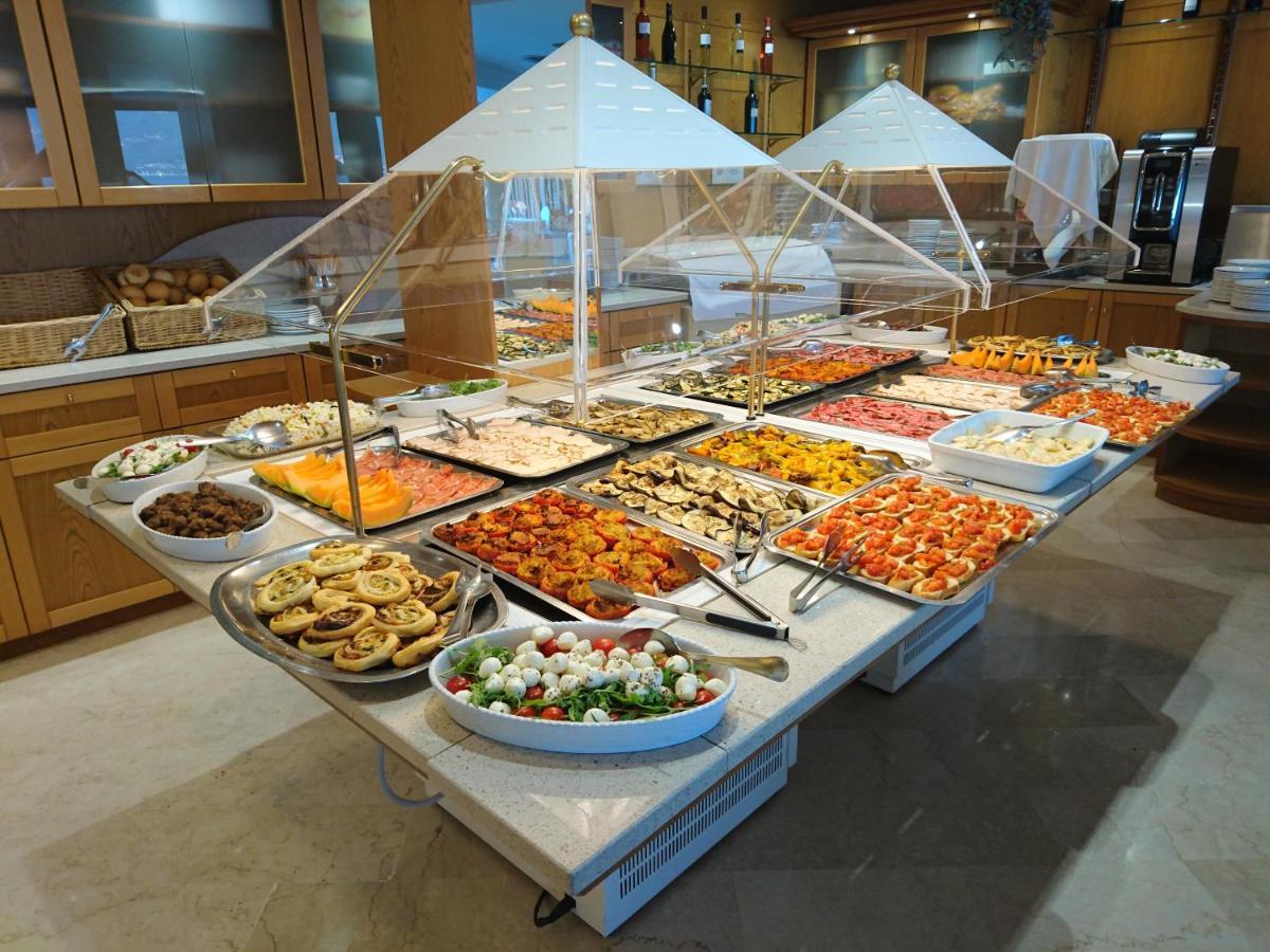 לימונה סול גרדה Hotel Astor מראה חיצוני תמונה