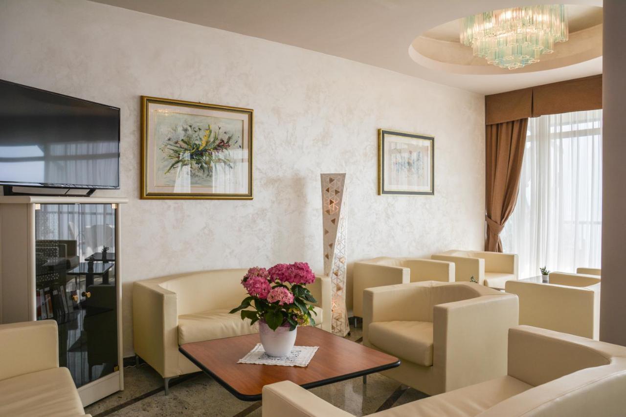 לימונה סול גרדה Hotel Astor מראה חיצוני תמונה