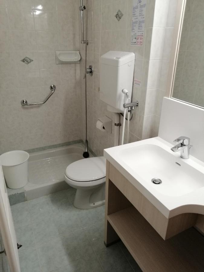 לימונה סול גרדה Hotel Astor מראה חיצוני תמונה