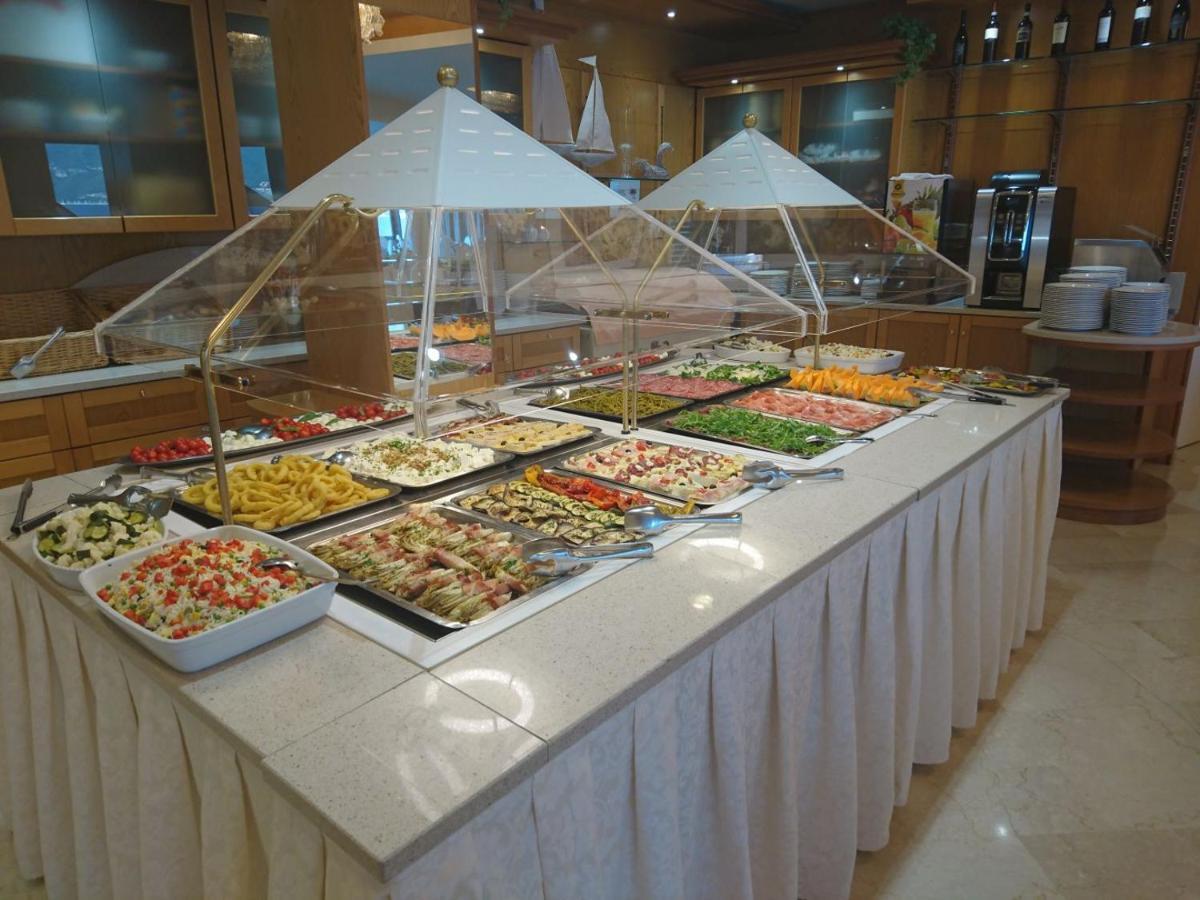 לימונה סול גרדה Hotel Astor מראה חיצוני תמונה